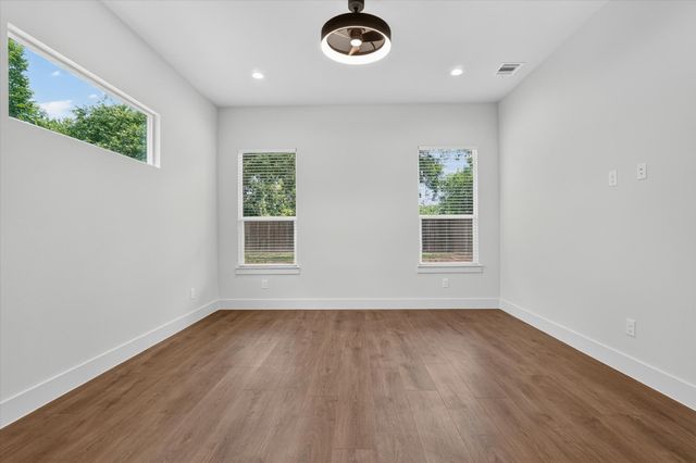 3210 Carpenter Avenue, Dallas, TX 75215