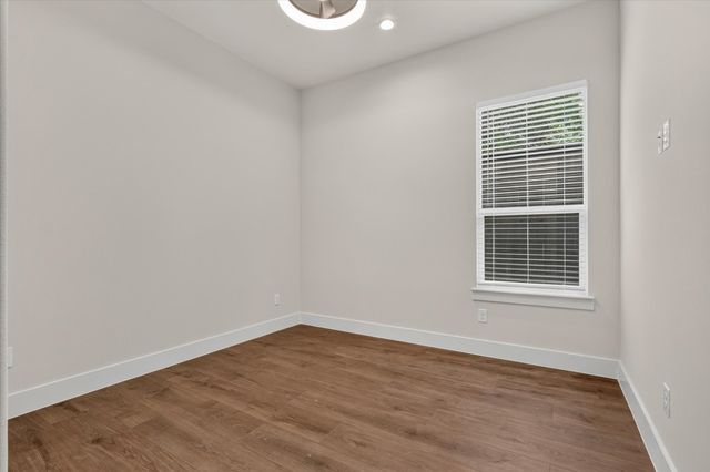 3210 Carpenter Avenue, Dallas, TX 75215