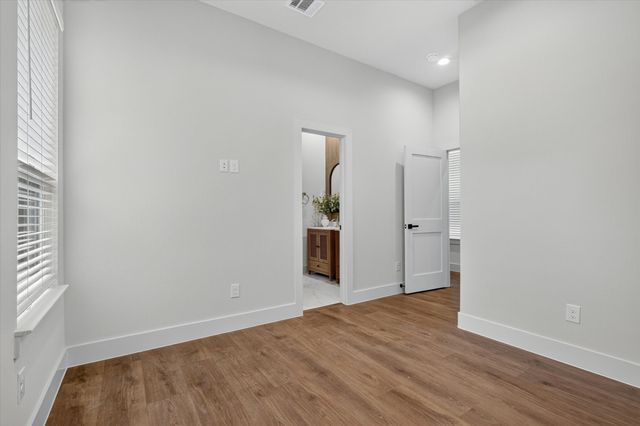 3210 Carpenter Avenue, Dallas, TX 75215