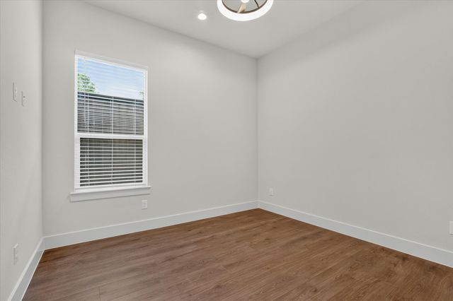 3210 Carpenter Avenue, Dallas, TX 75215