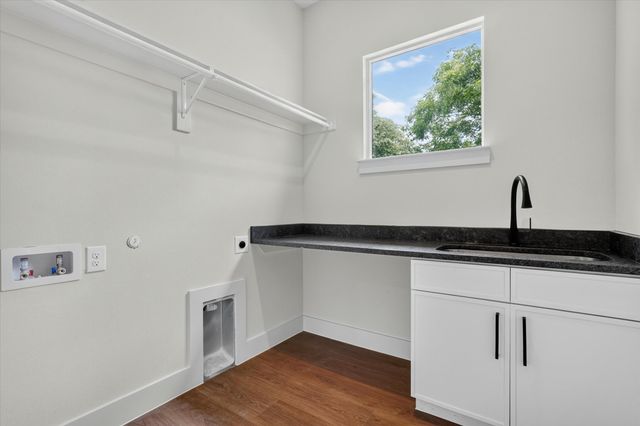 3210 Carpenter Avenue, Dallas, TX 75215