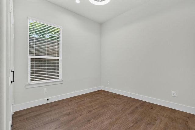 3210 Carpenter Avenue, Dallas, TX 75215
