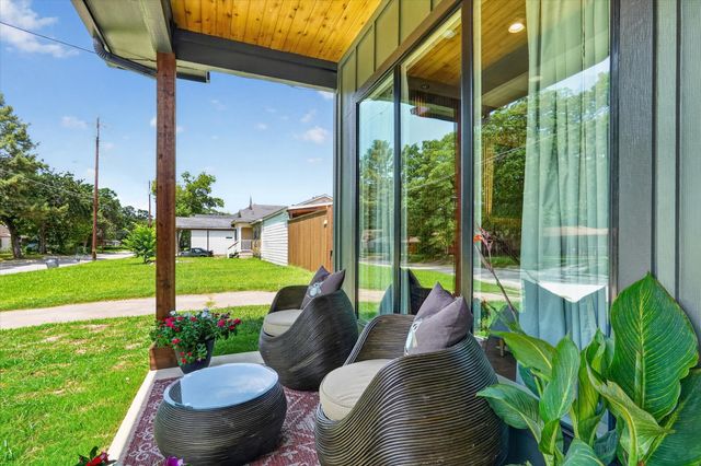 3210 Carpenter Avenue, Dallas, TX 75215