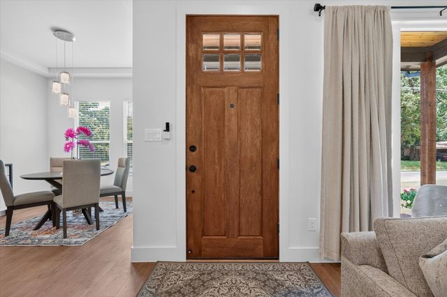 3210 Carpenter Avenue, Dallas, TX 75215