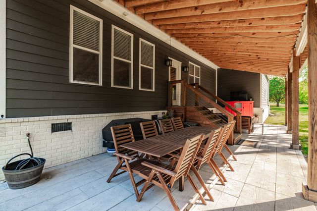 521 Redstone Dr, Gallatin, TN 37066