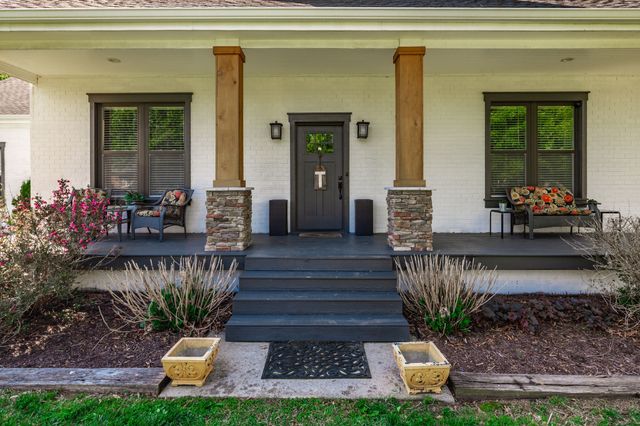 521 Redstone Dr, Gallatin, TN 37066