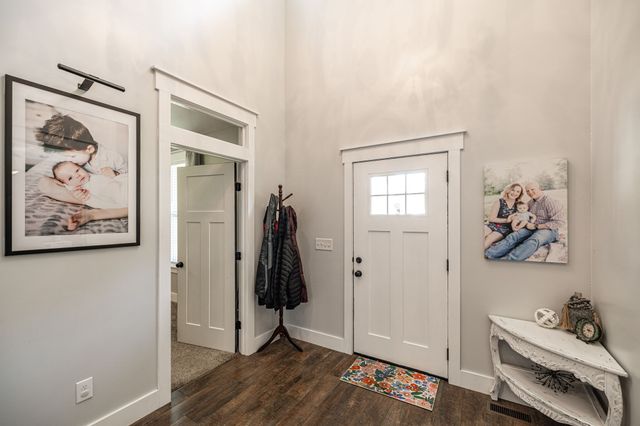 521 Redstone Dr, Gallatin, TN 37066