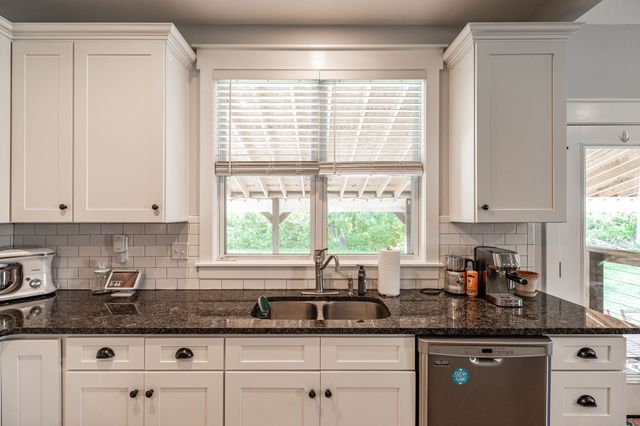 521 Redstone Dr, Gallatin, TN 37066