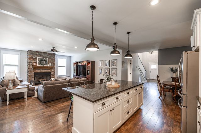 521 Redstone Dr, Gallatin, TN 37066