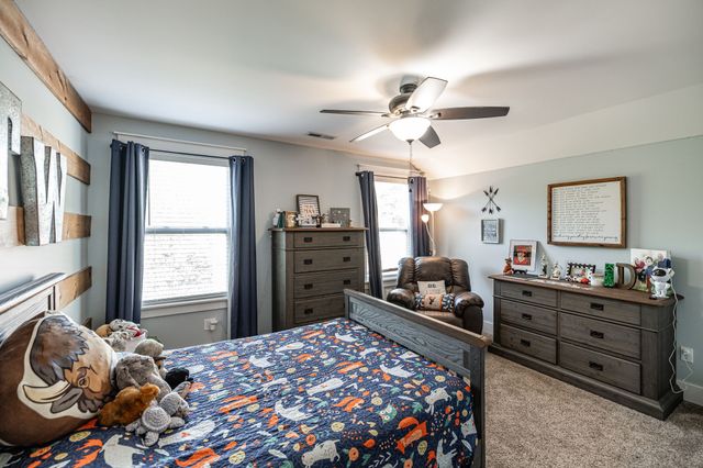 521 Redstone Dr, Gallatin, TN 37066