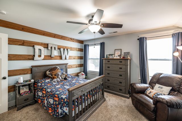 521 Redstone Dr, Gallatin, TN 37066