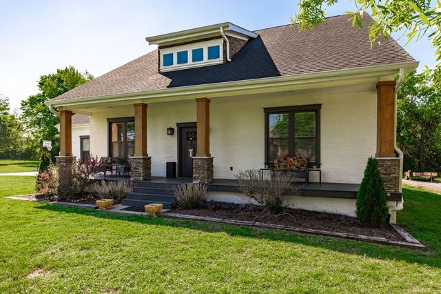 521 Redstone Dr, Gallatin, TN 37066