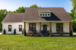 521 Redstone Dr, Gallatin, TN 37066