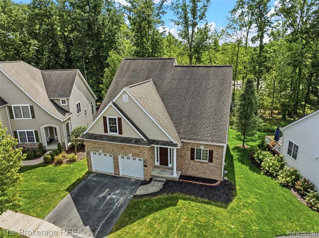 10199 Edgewood Drive, Grand Blanc, MI 48439