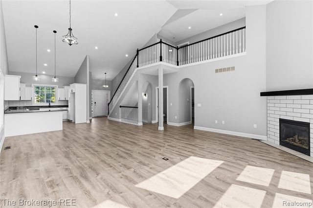 10199 Edgewood Drive, Grand Blanc, MI 48439