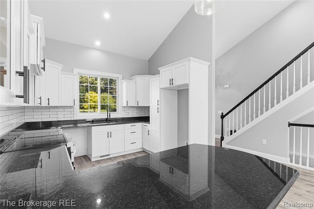 10199 Edgewood Drive, Grand Blanc, MI 48439