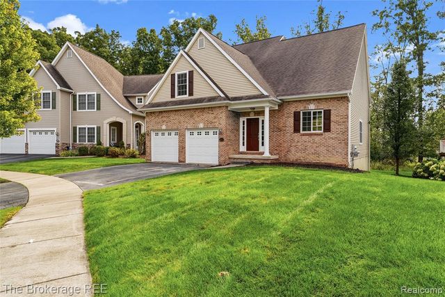 10199 Edgewood Drive, Grand Blanc, MI 48439