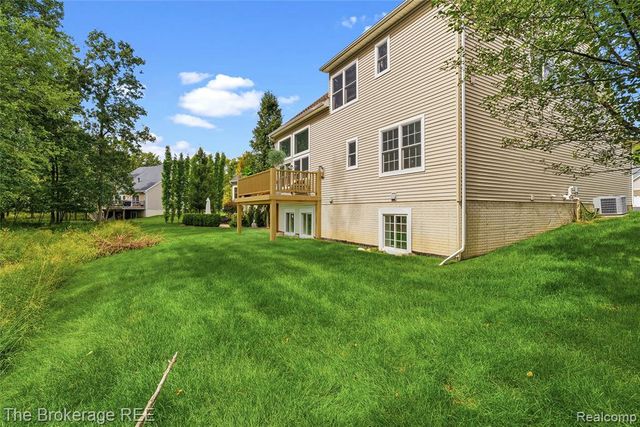 10199 Edgewood Drive, Grand Blanc, MI 48439