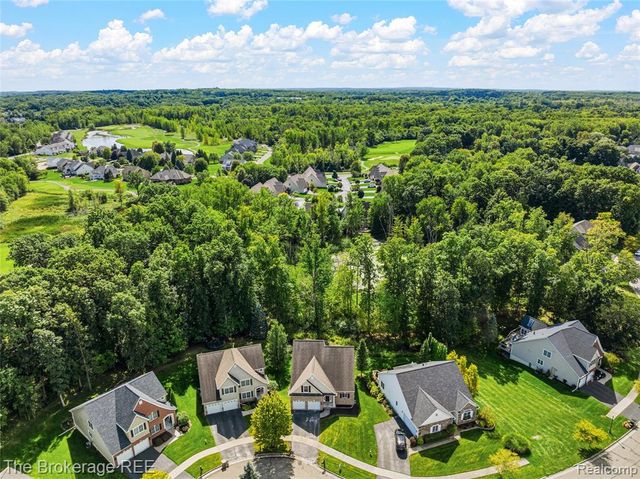 10199 Edgewood Drive, Grand Blanc, MI 48439