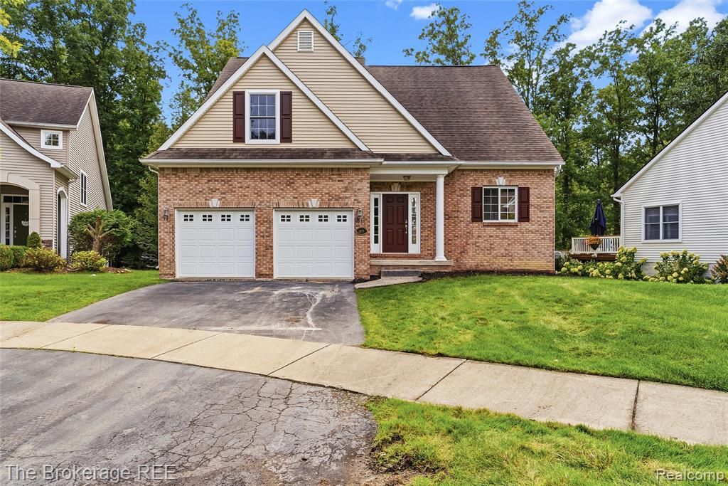 10199 Edgewood Drive, Grand Blanc, MI 48439