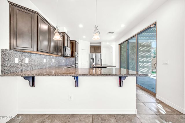 9025 W STATE Avenue, Glendale, AZ 85305