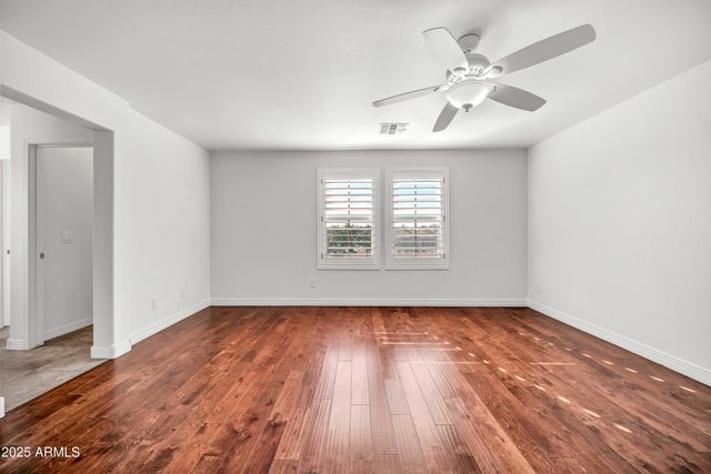 9025 W STATE Avenue, Glendale, AZ 85305