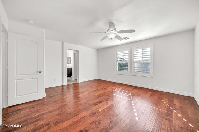 9025 W STATE Avenue, Glendale, AZ 85305