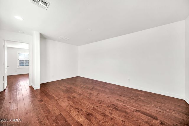 9025 W STATE Avenue, Glendale, AZ 85305