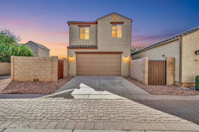 9025 W STATE Avenue, Glendale, AZ 85305