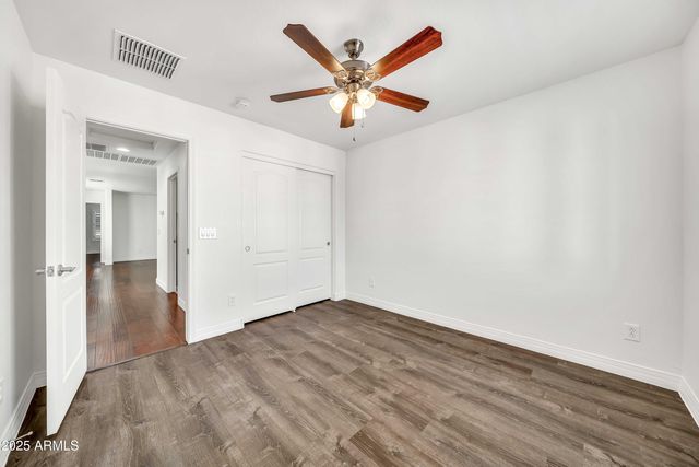 9025 W STATE Avenue, Glendale, AZ 85305