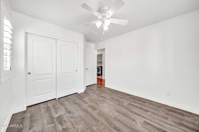 9025 W STATE Avenue, Glendale, AZ 85305