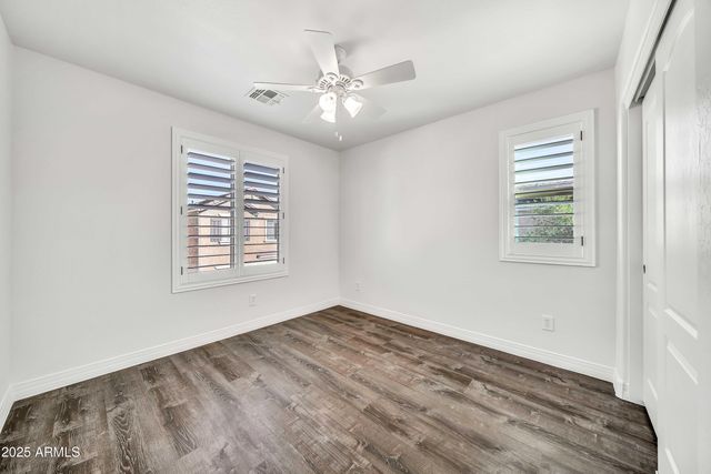 9025 W STATE Avenue, Glendale, AZ 85305