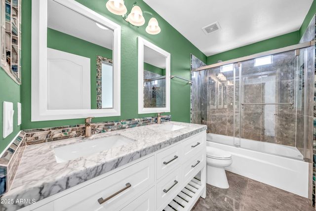 9025 W STATE Avenue, Glendale, AZ 85305