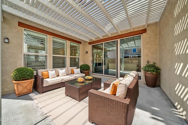 9025 W STATE Avenue, Glendale, AZ 85305