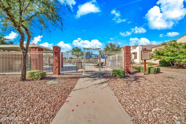 9025 W STATE Avenue, Glendale, AZ 85305