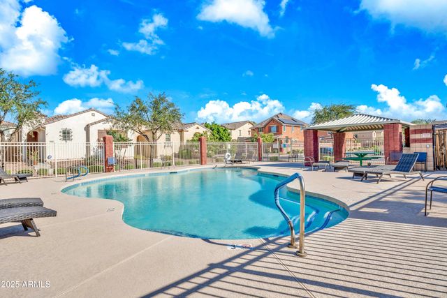 9025 W STATE Avenue, Glendale, AZ 85305