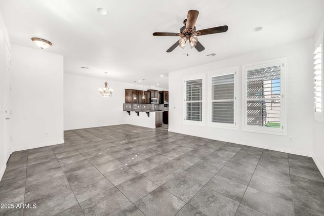 9025 W STATE Avenue, Glendale, AZ 85305