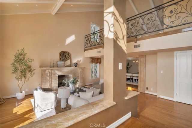4200 Gayle Drive, Tarzana, CA 91356
