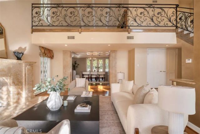 4200 Gayle Drive, Tarzana, CA 91356
