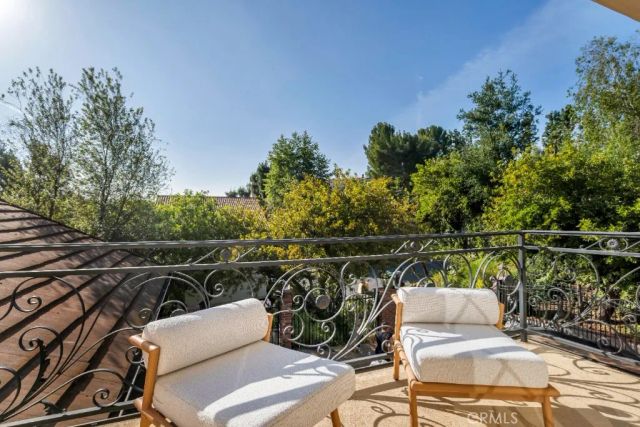 4200 Gayle Drive, Tarzana, CA 91356