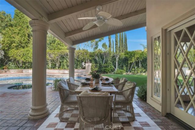 4200 Gayle Drive, Tarzana, CA 91356
