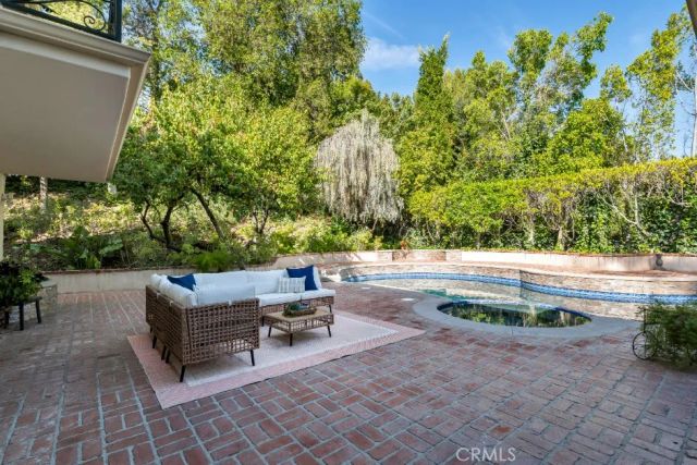 4200 Gayle Drive, Tarzana, CA 91356