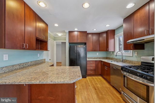 4212 MATTHEWS LN, Kensington, MD 20895