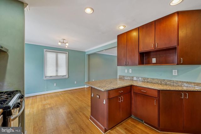 4212 MATTHEWS LN, Kensington, MD 20895