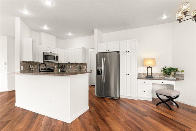 1013 N Country Club Dr, Deer Park, WA 99006