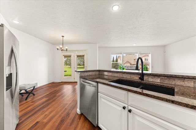1013 N Country Club Dr, Deer Park, WA 99006