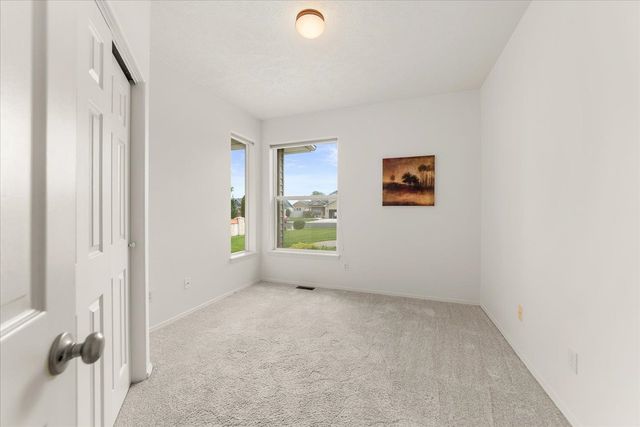 1013 N Country Club Dr, Deer Park, WA 99006