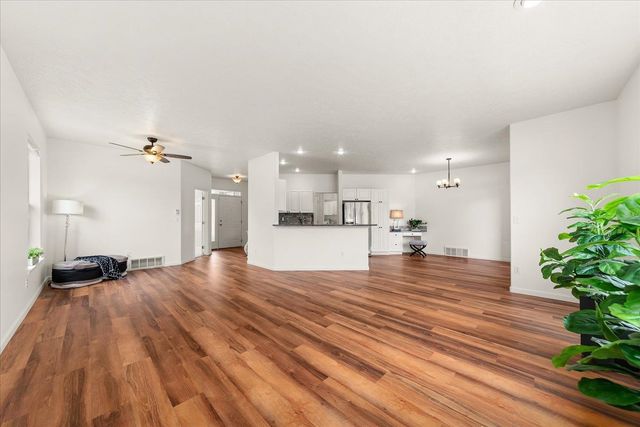 1013 N Country Club Dr, Deer Park, WA 99006