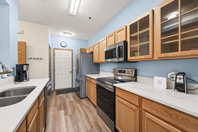 11357 Aberdeen Circle NE B, Blaine, MN 55449