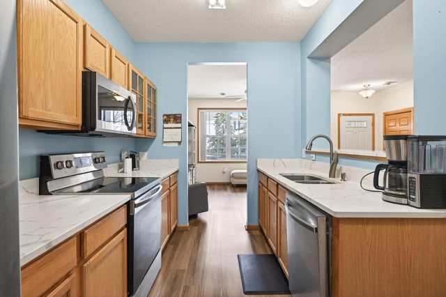 11357 Aberdeen Circle NE B, Blaine, MN 55449